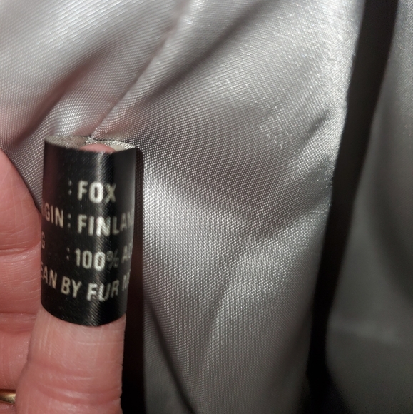 FULL & FLUFFY! FINLAND FOX FUR COAT by NIKI M - Picture 7 of 8